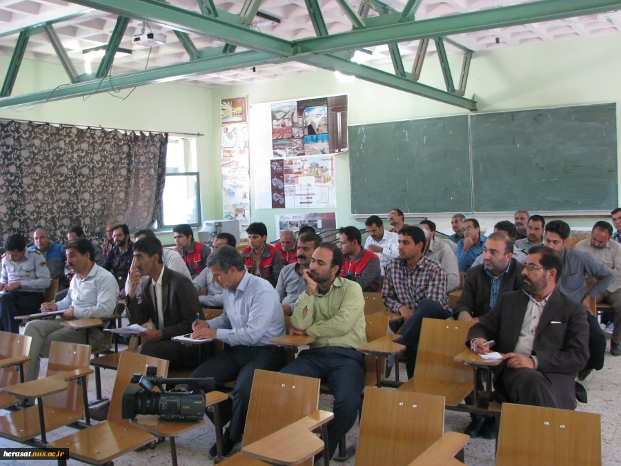 برگزاری دوره آموزشی اطفاء حریق در دانشکده فنی وحرفه ای شهید چمران کرمان 2