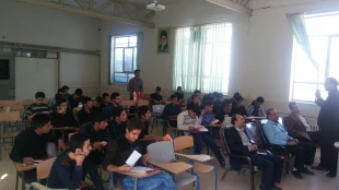 جلسه توجیهی دانشجوبان جدیدالورد  در اموزشکده فنی خمین توسط حراست مرکز