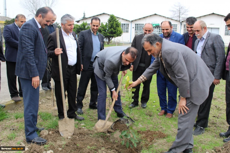 برگزاری جلسه هم اندیشی حراست های مراکز تابعه استان مازندران با حضور دکتر سلمانی وآقای میر حبیبی در آموزشکده پسران آمل  4